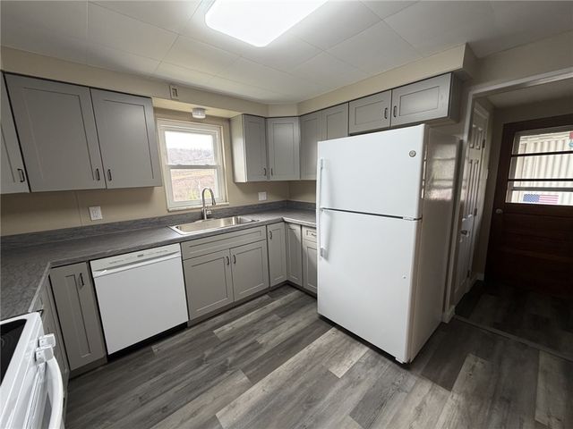 1156 Eisenhower Dr, West Deer, PA 15076