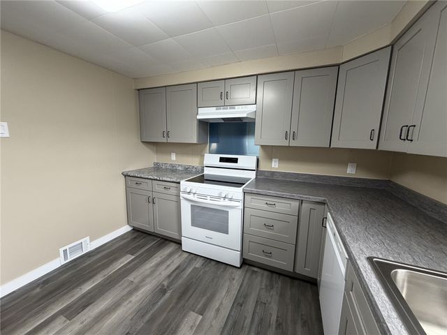 1156 Eisenhower Dr, West Deer, PA 15076