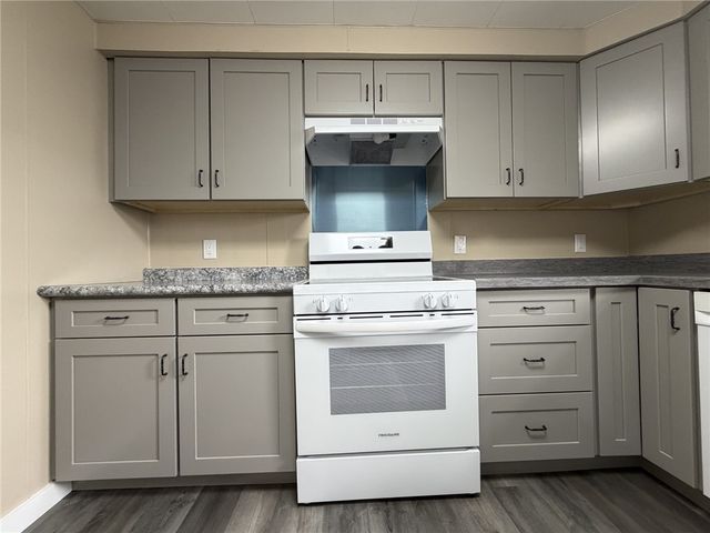 1156 Eisenhower Dr, West Deer, PA 15076