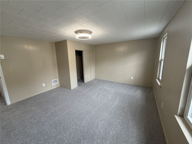 1156 Eisenhower Dr, West Deer, PA 15076