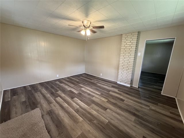 1156 Eisenhower Dr, West Deer, PA 15076
