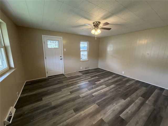 1156 Eisenhower Dr, West Deer, PA 15076