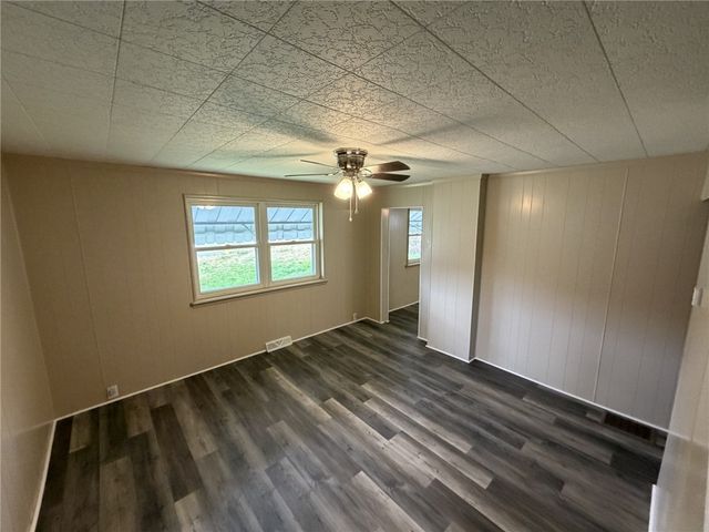 1156 Eisenhower Dr, West Deer, PA 15076