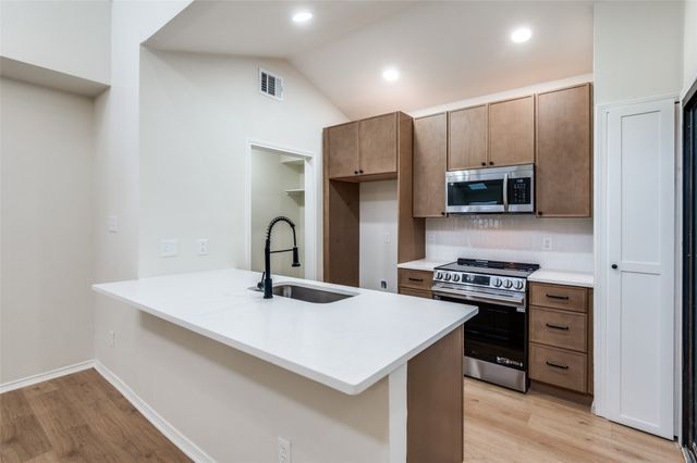 17490 Meandering Way 2202, Dallas, TX 75252