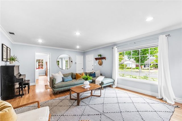 3977 Rose, Long Beach, CA 90807