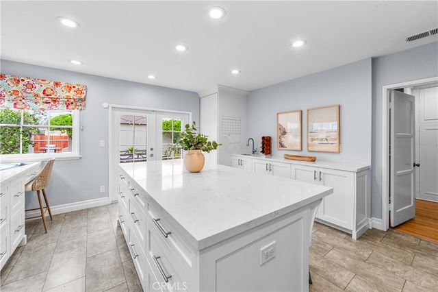 3977 Rose, Long Beach, CA 90807