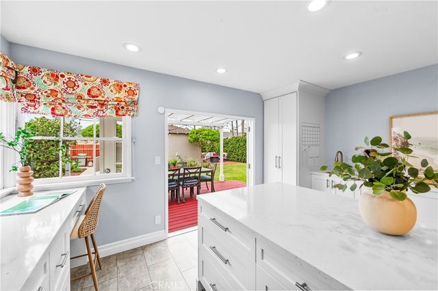 3977 Rose, Long Beach, CA 90807
