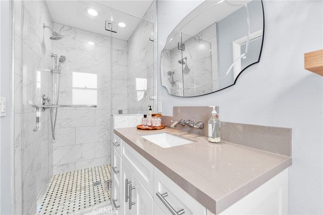 3977 Rose, Long Beach, CA 90807