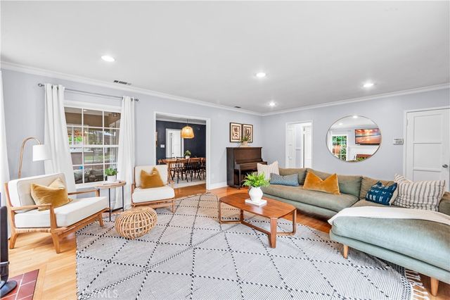 3977 Rose, Long Beach, CA 90807