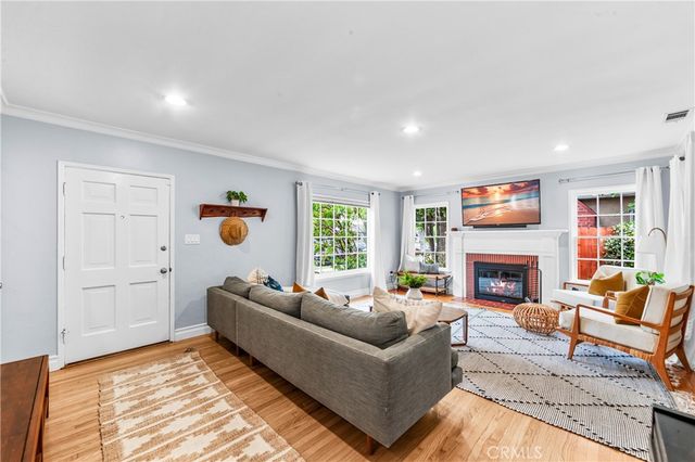 3977 Rose, Long Beach, CA 90807