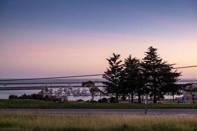 355 Avenue Alhambra, El Granada, CA 94018