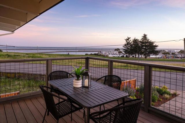 355 Avenue Alhambra, El Granada, CA 94018