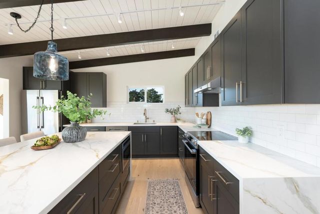 355 Avenue Alhambra, El Granada, CA 94018