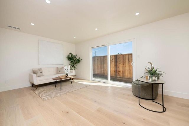 355 Avenue Alhambra, El Granada, CA 94018