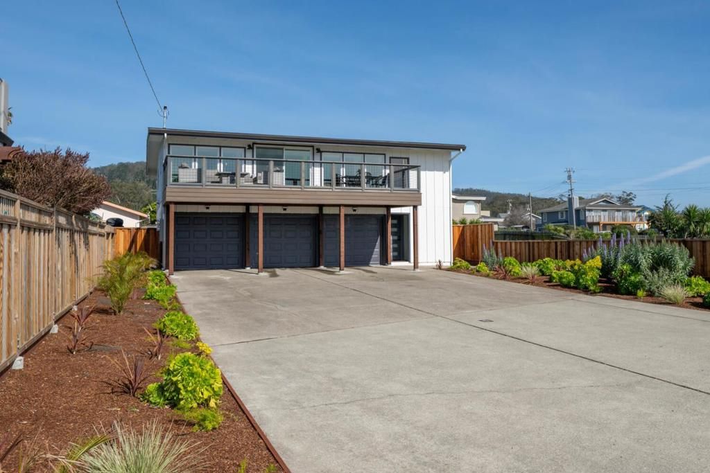 Image 15 of property listing at 355 Avenue Alhambra, El Granada, CA 94018