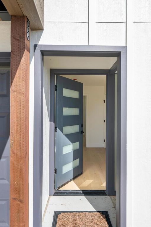 Image 16 of property listing at 355 Avenue Alhambra, El Granada, CA 94018