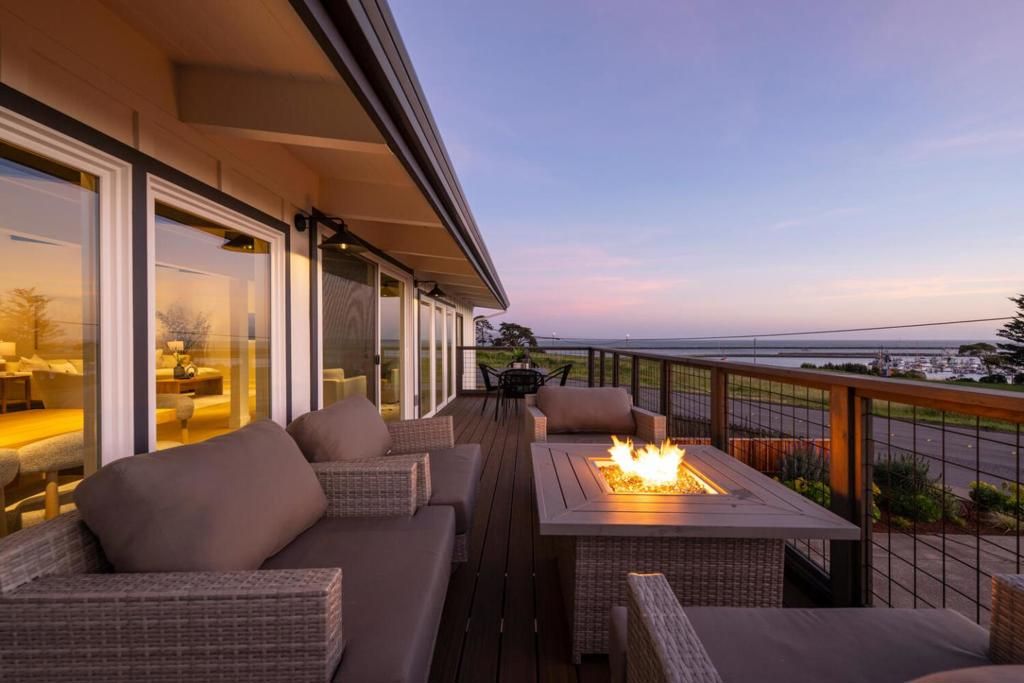 Image 3 of property listing at 355 Avenue Alhambra, El Granada, CA 94018