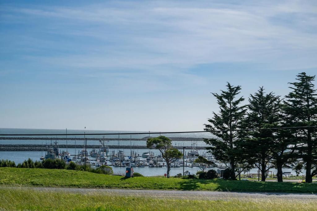 Image 33 of property listing at 355 Avenue Alhambra, El Granada, CA 94018