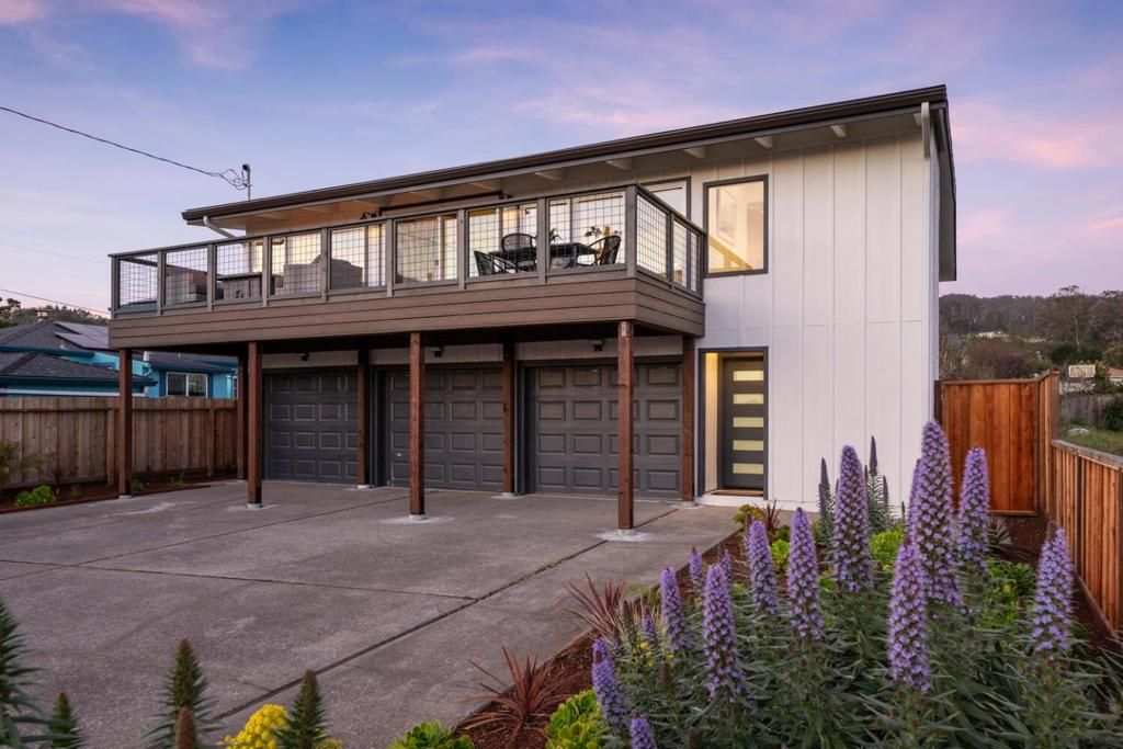 Image 5 of property listing at 355 Avenue Alhambra, El Granada, CA 94018