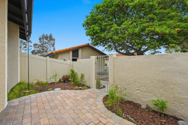 2168 Valleydale Lane, Encinitas, CA 92024