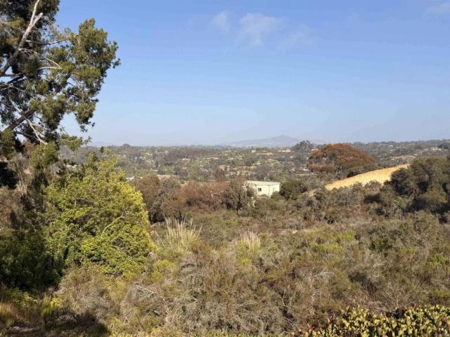 2168 Valleydale Lane, Encinitas, CA 92024