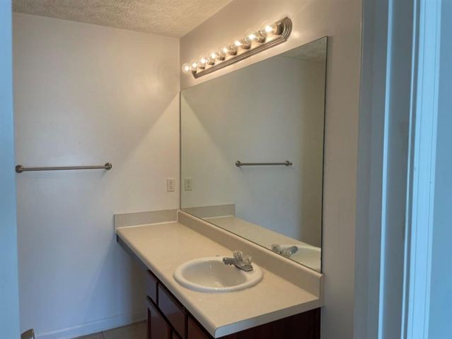 4283 High Park Lane 10, Atlanta, GA 30344