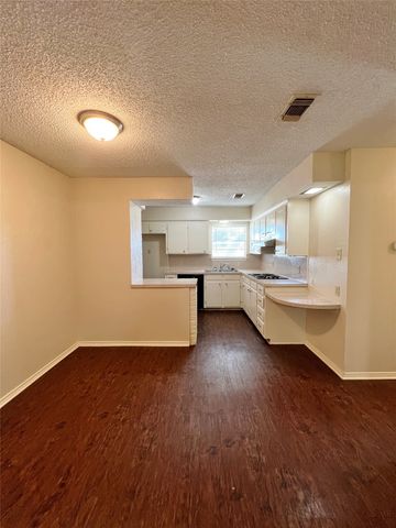 100 Comanche Court, Waxahachie, TX 75165