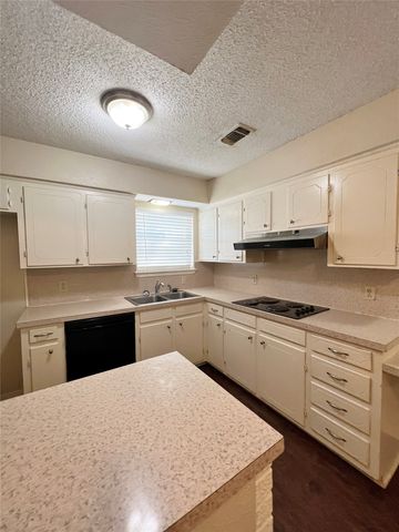 100 Comanche Court, Waxahachie, TX 75165