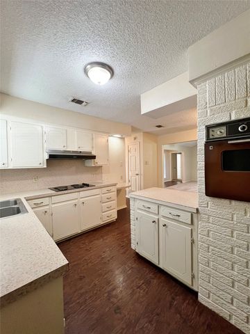 100 Comanche Court, Waxahachie, TX 75165