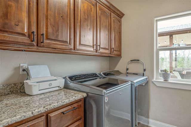 404 Corrigan Trails Boulevard, Lindale, TX 75771