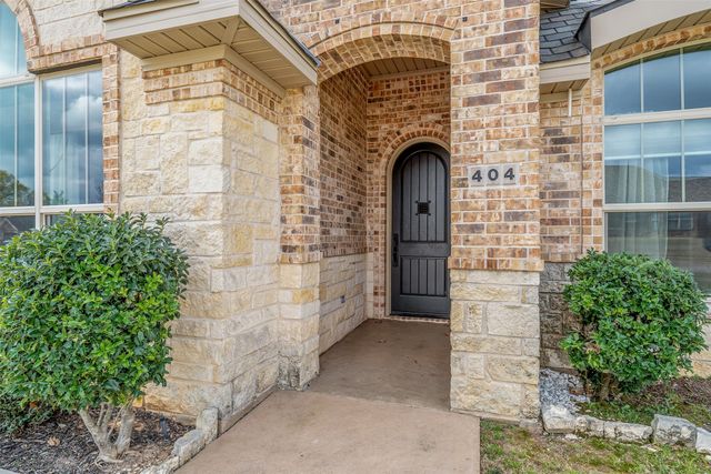 404 Corrigan Trails Boulevard, Lindale, TX 75771