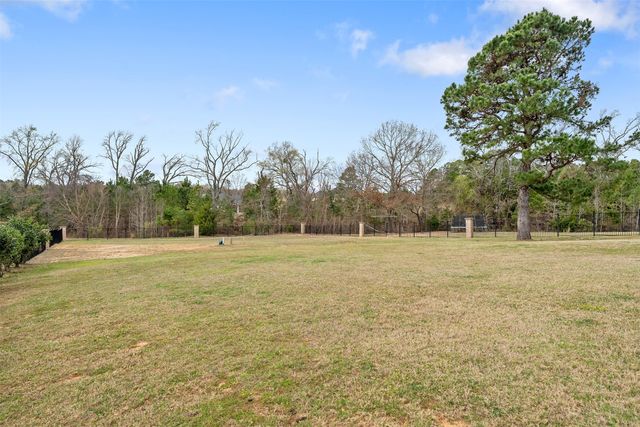 404 Corrigan Trails Boulevard, Lindale, TX 75771