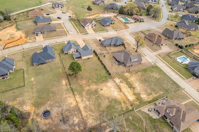 404 Corrigan Trails Boulevard, Lindale, TX 75771