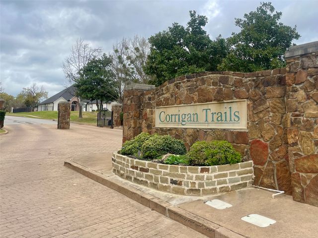 404 Corrigan Trails Boulevard, Lindale, TX 75771