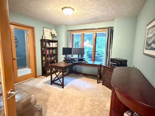 2547 Moerland Drive NW, Grand Rapids, MI 49504