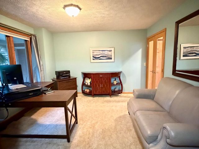 2547 Moerland Drive NW, Grand Rapids, MI 49504