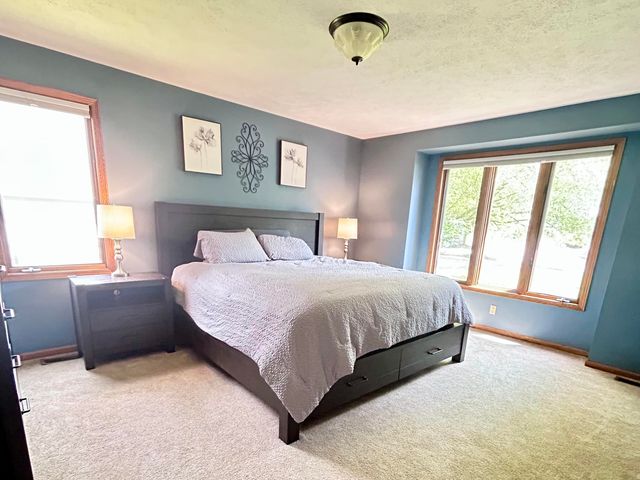 2547 Moerland Drive NW, Grand Rapids, MI 49504