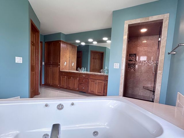 2547 Moerland Drive NW, Grand Rapids, MI 49504