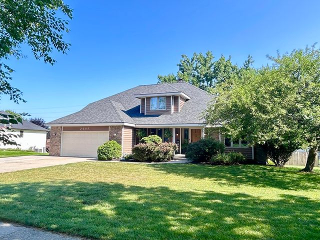 2547 Moerland Drive NW, Grand Rapids, MI 49504