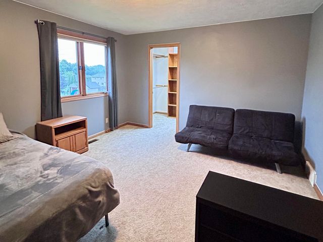 2547 Moerland Drive NW, Grand Rapids, MI 49504
