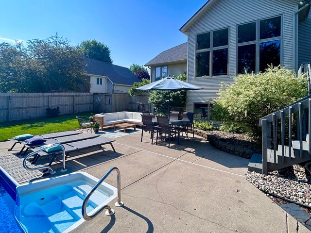 2547 Moerland Drive NW, Grand Rapids, MI 49504