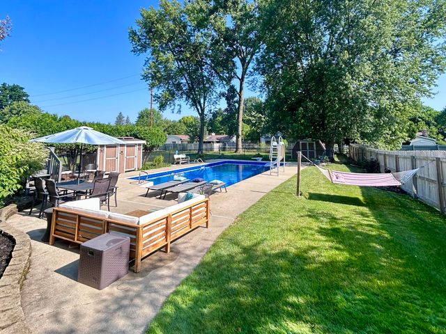 2547 Moerland Drive NW, Grand Rapids, MI 49504