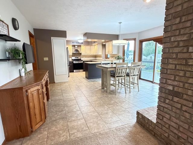 2547 Moerland Drive NW, Grand Rapids, MI 49504