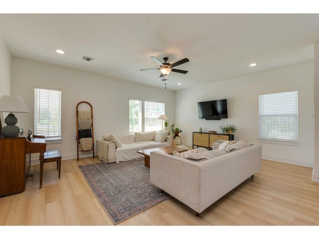 8801 Looksee LN, Austin, TX 78744