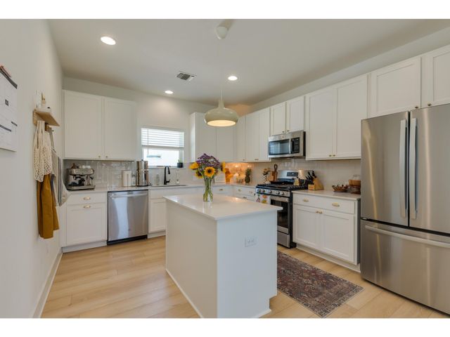 8801 Looksee LN, Austin, TX 78744