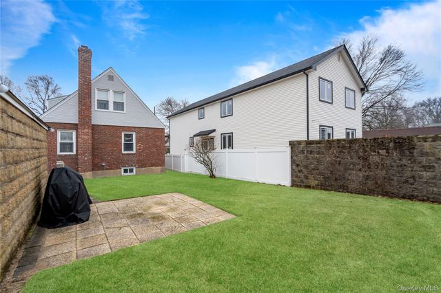 19 William Street, Valley Stream, NY 11580