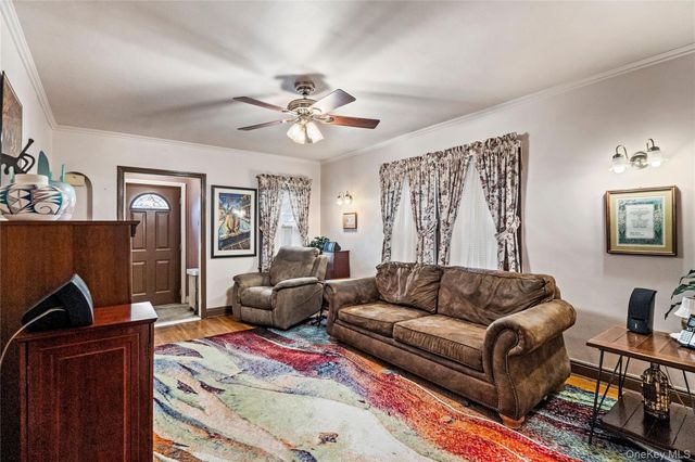 19 William Street, Valley Stream, NY 11580