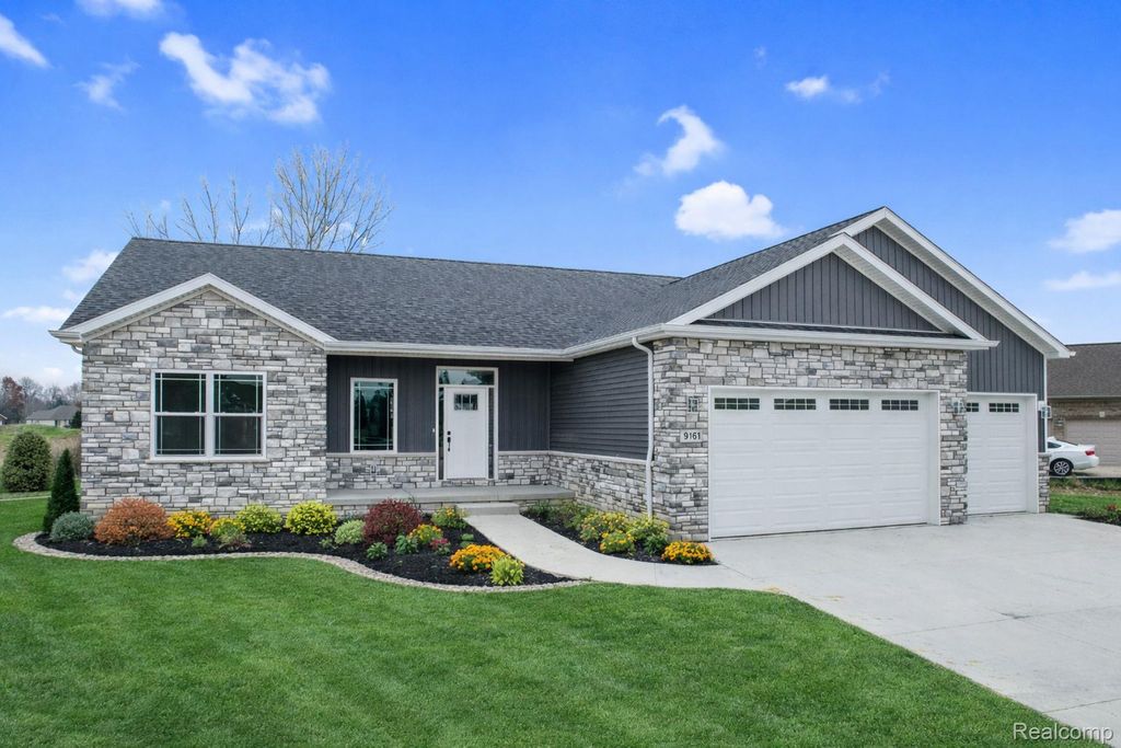 9161 Copper Ridge Drive, Davison, MI 48423