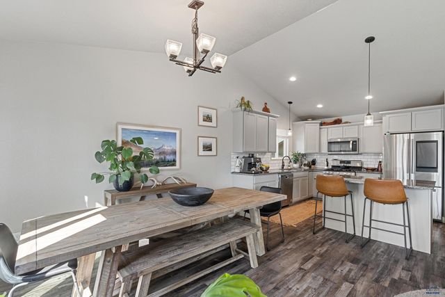 587 QUINTON LN, Box Elder, SD 57719