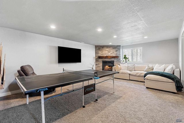 587 QUINTON LN, Box Elder, SD 57719